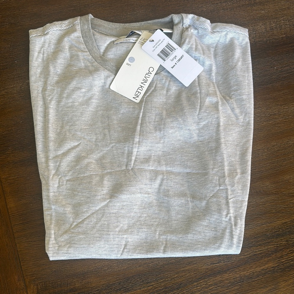 NWT Calvin Klein Liquid Touch Tee